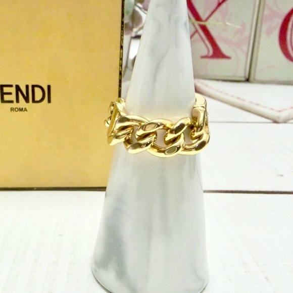 Gold Fendi Chain Ring - Picture 5 of 7